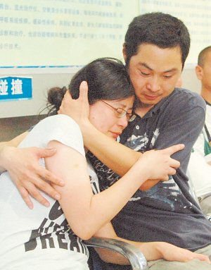 杭州女子接墜樓女童續:今日將被授見義勇為獎