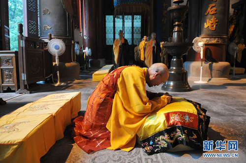 墜樓女孩妞妞醒了 會叫“爸爸媽媽”(圖)