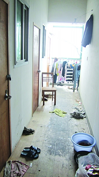 南京現“更牛蝸居”:160平米隔成17間出租(圖)