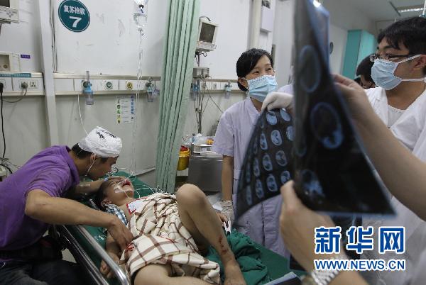 千方百計(jì)救治甬溫線事故傷者:1人1專家 1人1方案