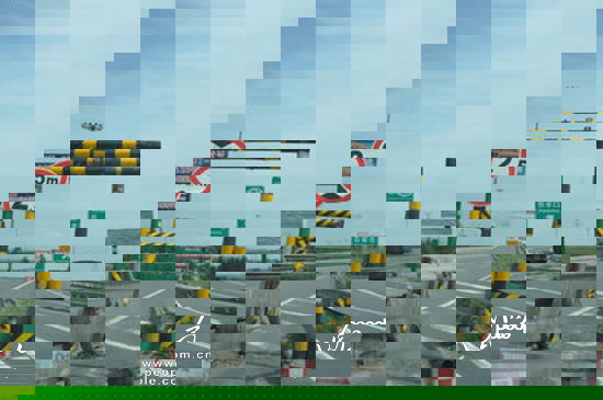 記者體驗京藏高速:堵車現象基本消失 命名仍未規(guī)范