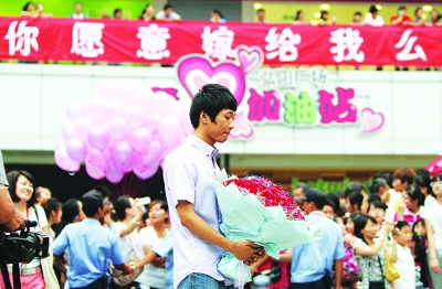 “七夕”30年間變化大 60后老情書(shū)PK90后新情書(shū)