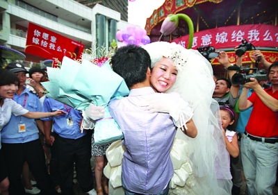 “七夕”30年間變化大 60后老情書(shū)PK90后新情書(shū)