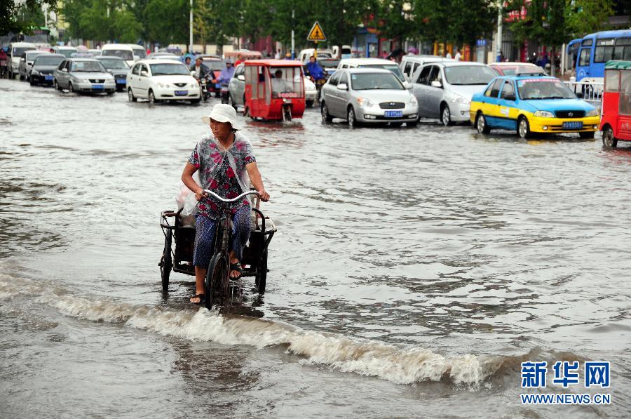 山東突降暴雨 多個(gè)城市內(nèi)澇嚴(yán)重