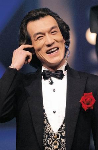 龍年春晚總導(dǎo)演哈文愛創(chuàng)新 李詠或仍挑大梁