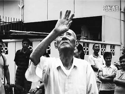 圍觀跳樓現場眾生相：誰“推”了跳樓者最后一把