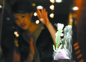 故宮獲捐兩件現代翡翠雕 總價高達10億元