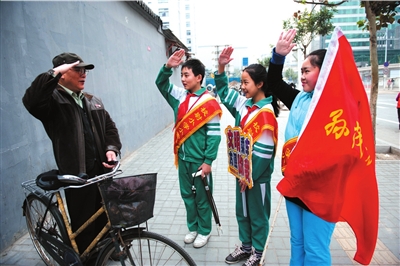 北京校尉小學義務打氣19年 堅持