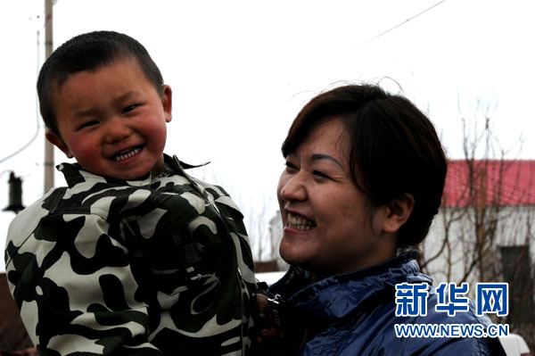 10年收養(yǎng)28名智障兒 書寫愛的神話