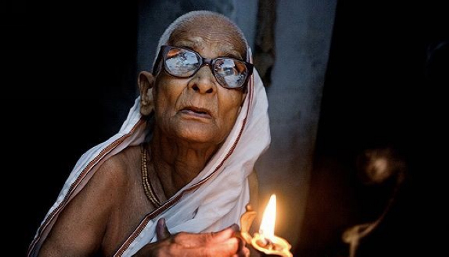 心酸！實拍印度神秘寡婦村