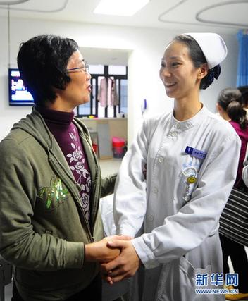 “江城最美女護(hù)士”：“天使之吻”救人一命