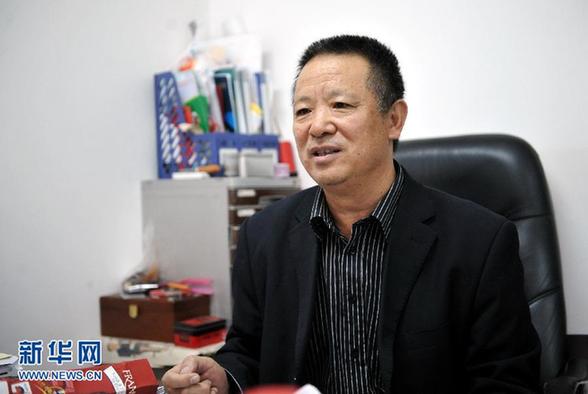 深圳農民工“裸體討薪” 新華社記者深入調查