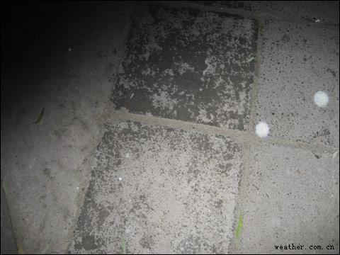 北京今晨出現今冬第一場雪 雪量不大(組圖)