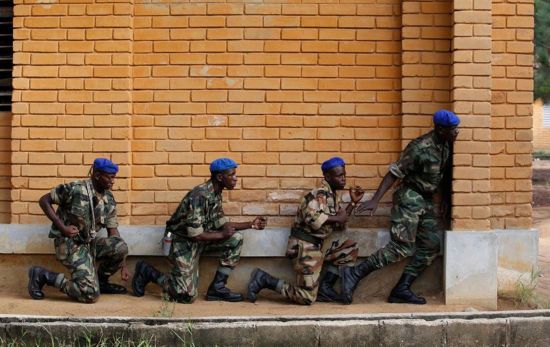 《時(shí)代》評(píng)出2011年度驚訝照片(圖)