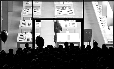 iPhone4S發(fā)售排隊(duì)購(gòu)者九成是托兒 勞務(wù)最少100