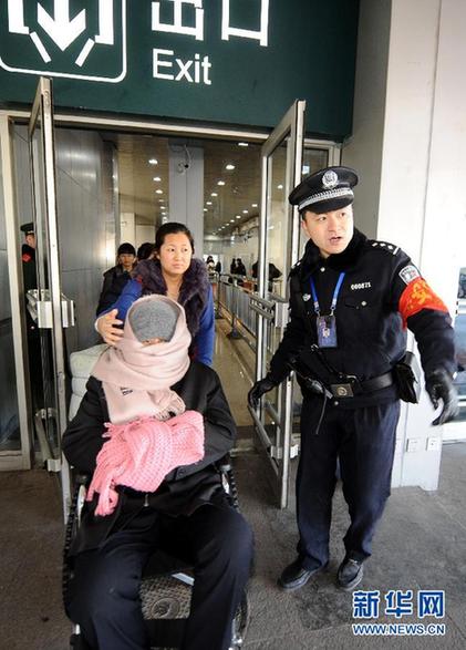 各地迎來節(jié)后新一輪返程客流高峰