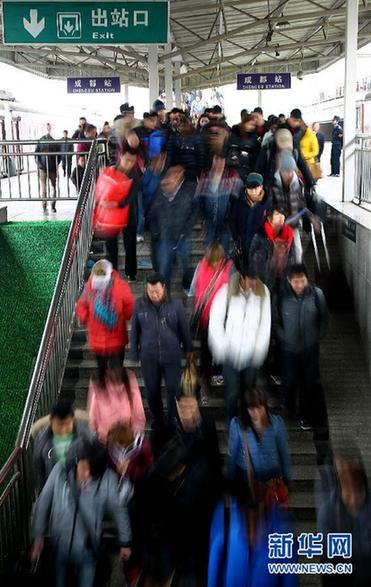 各地迎來節后新一輪返程客流高峰