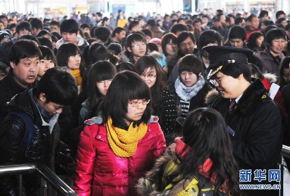 2012鐵路春運(yùn)今日結(jié)束 共發(fā)送旅客超2.35億人次