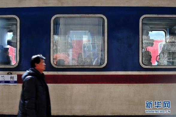 2012鐵路春運(yùn)今日結(jié)束 共發(fā)送旅客超2.35億人次