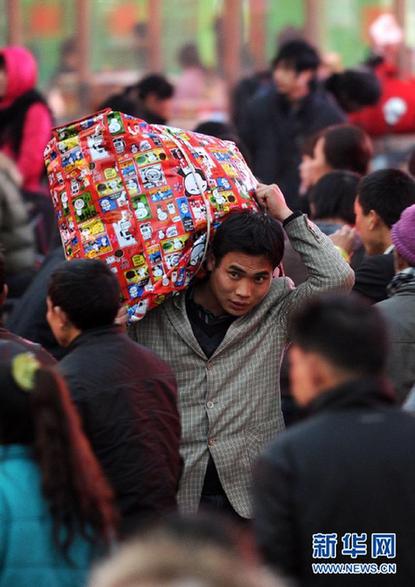 2012鐵路春運(yùn)今日結(jié)束 共發(fā)送旅客超2.35億人次