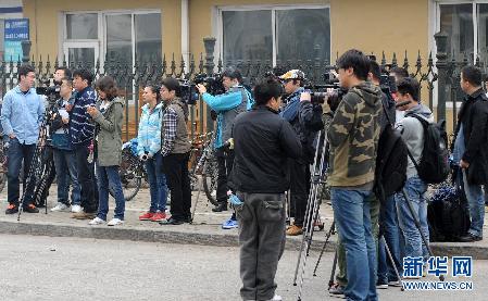 足球假賭黑案第二批案件審理開始 謝亞龍出庭受審