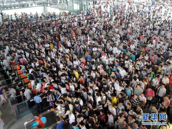 2012年全國鐵路暑運拉開帷幕