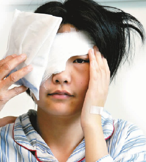 90后女大學生失去一只眼睛 助兩個人重見光明