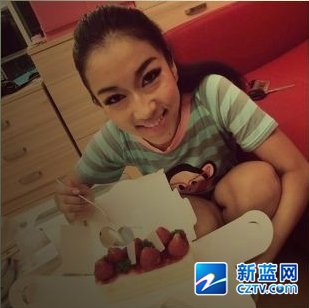 吉克雋逸引好聲音評委爭搶 海量私房照