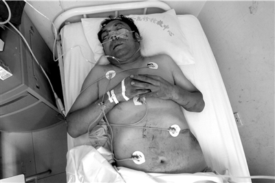 京藏高速三車連撞致4死13傷 死傷者均為修路工人