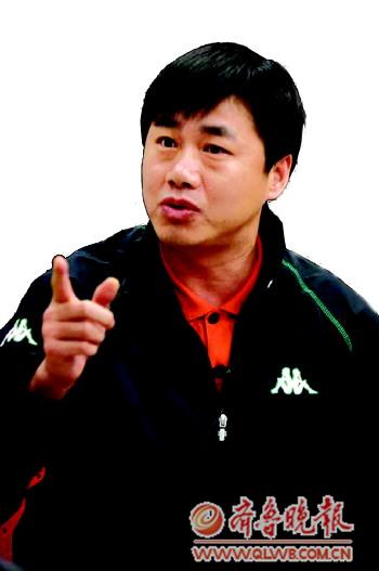 足球評(píng)論員陶偉濟(jì)南去世 警方尚未公布死因