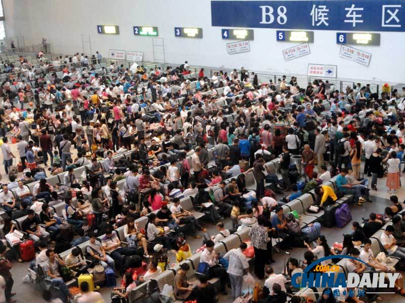 2012年中秋和國慶期間全國鐵路旅客運(yùn)輸啟動(dòng)