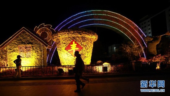 北京流光溢彩迎國慶