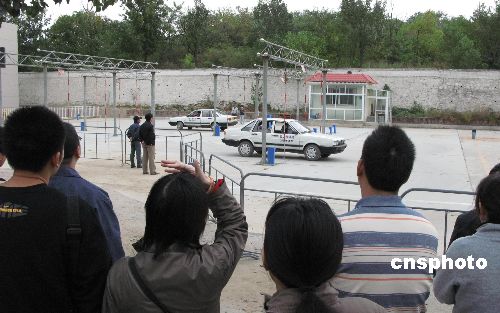 駕考新規(guī)明年實施 學(xué)員糾結(jié)提前還是延后考試