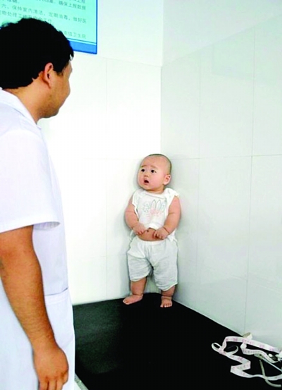 “怕打針寶寶”走紅寶貝還原當時情節 婉拒上節目