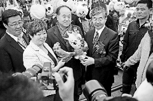 莫言:我是一個寫小說的農民 望“莫言熱”降溫