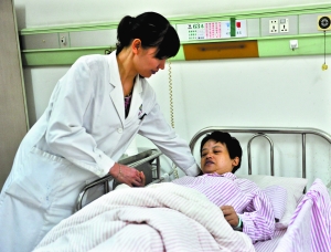 驚!看視頻學分娩孕婦忍兩天才入院 最終剖腹產子