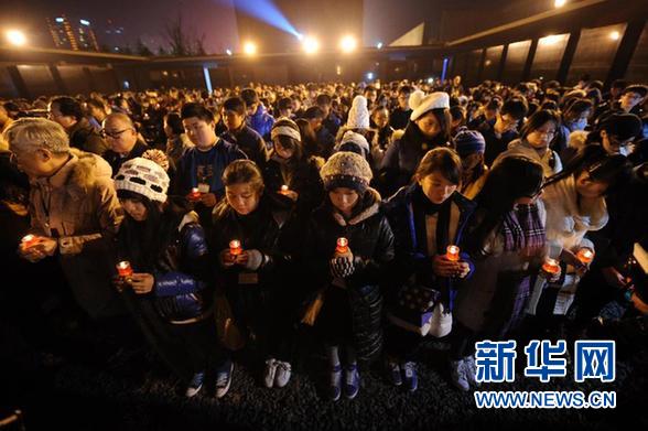 南京為大屠殺遇難者舉行“和平燭光祭”（圖）