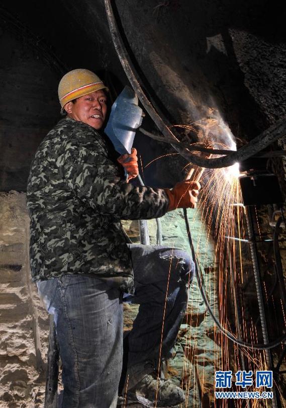 地下28米的地鐵施工現(xiàn)場：城市新路從這里鋪就