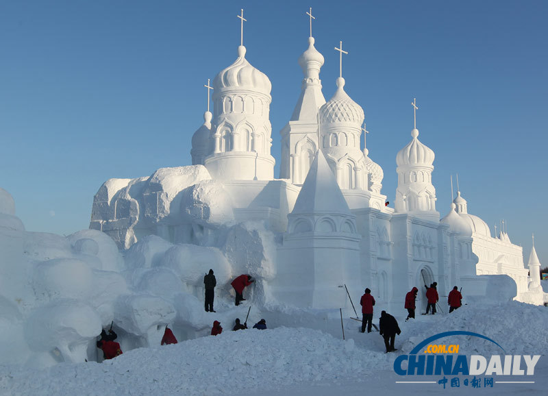 長春國際瓦薩滑雪節即將開幕 大型雪雕現雛形