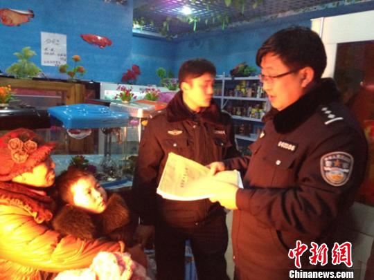 河北90后少年臥冰救人：“再遇這樣的事還會做”