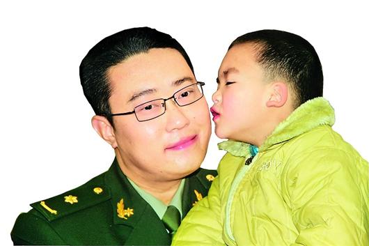 汶川地震時出生10天被困軍醫救 4歲娃來漢謝恩人
