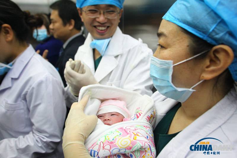 國內首位懷孕“漸凍人”在京順利產子