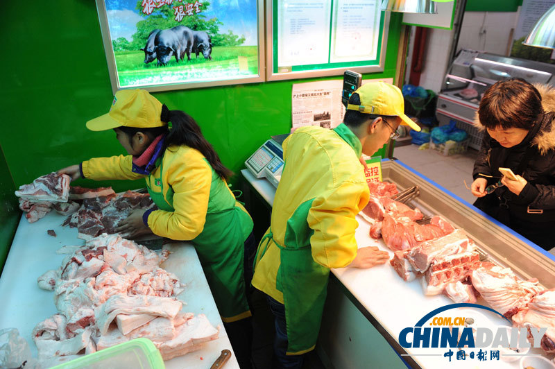 50多名大學生上海賣豬肉 薪酬不輸白領