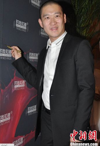 央視春晚終極彩排 劉謙用撲克牌變鋼琴鍵