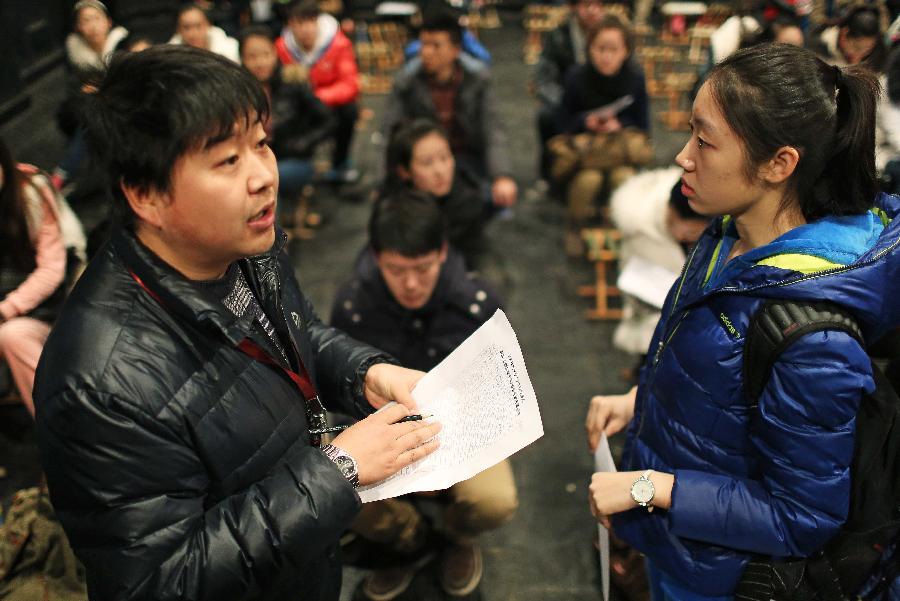 美女如云！中戲2013年表演系招生考試開考