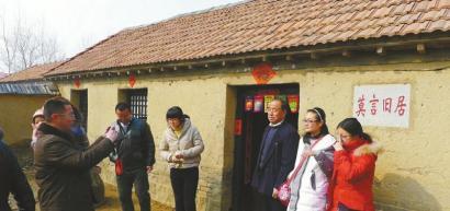 莫言春節沒回家準備兩會提案 舊居成過年熱門景點