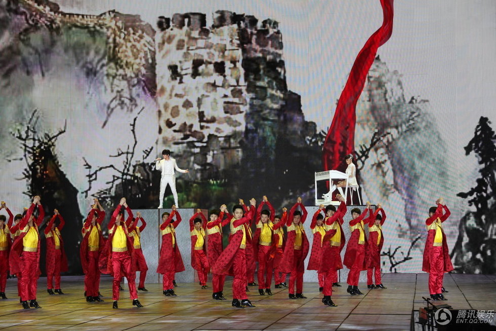 央視元宵晚會:郭德綱相聲被指不好笑