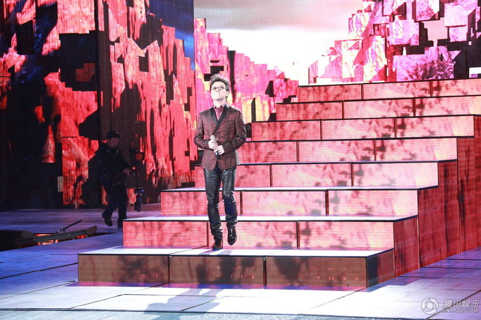 央視元宵晚會:郭德綱相聲被指不好笑