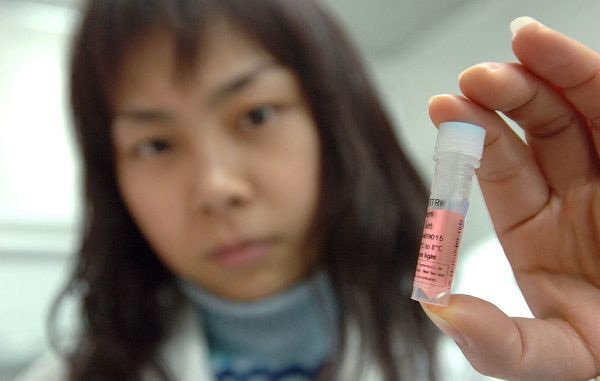 婚姻脆弱催熱親子鑒定 滴血認(rèn)親一再上演