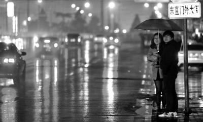 北京氣象專家解釋“泥雪”:長期無降水空氣臟